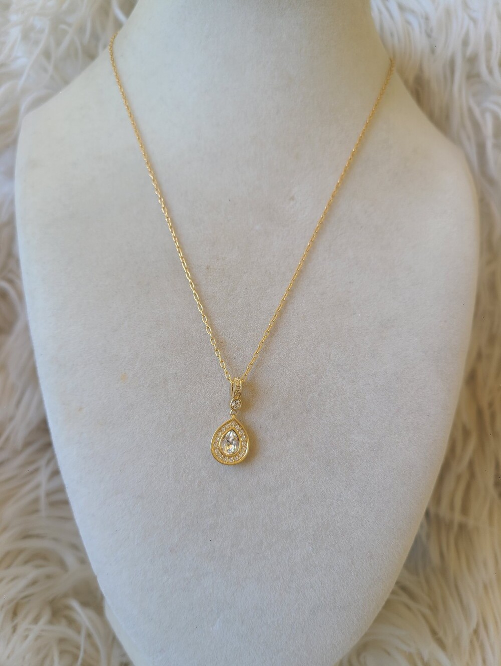 Rare Swarovski Sensation Crystal Small Pendant Necklace- Excellent Condition